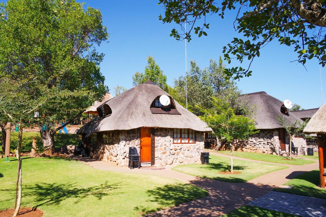 Thandabantu Game Lodge Roossenekal Exterior photo